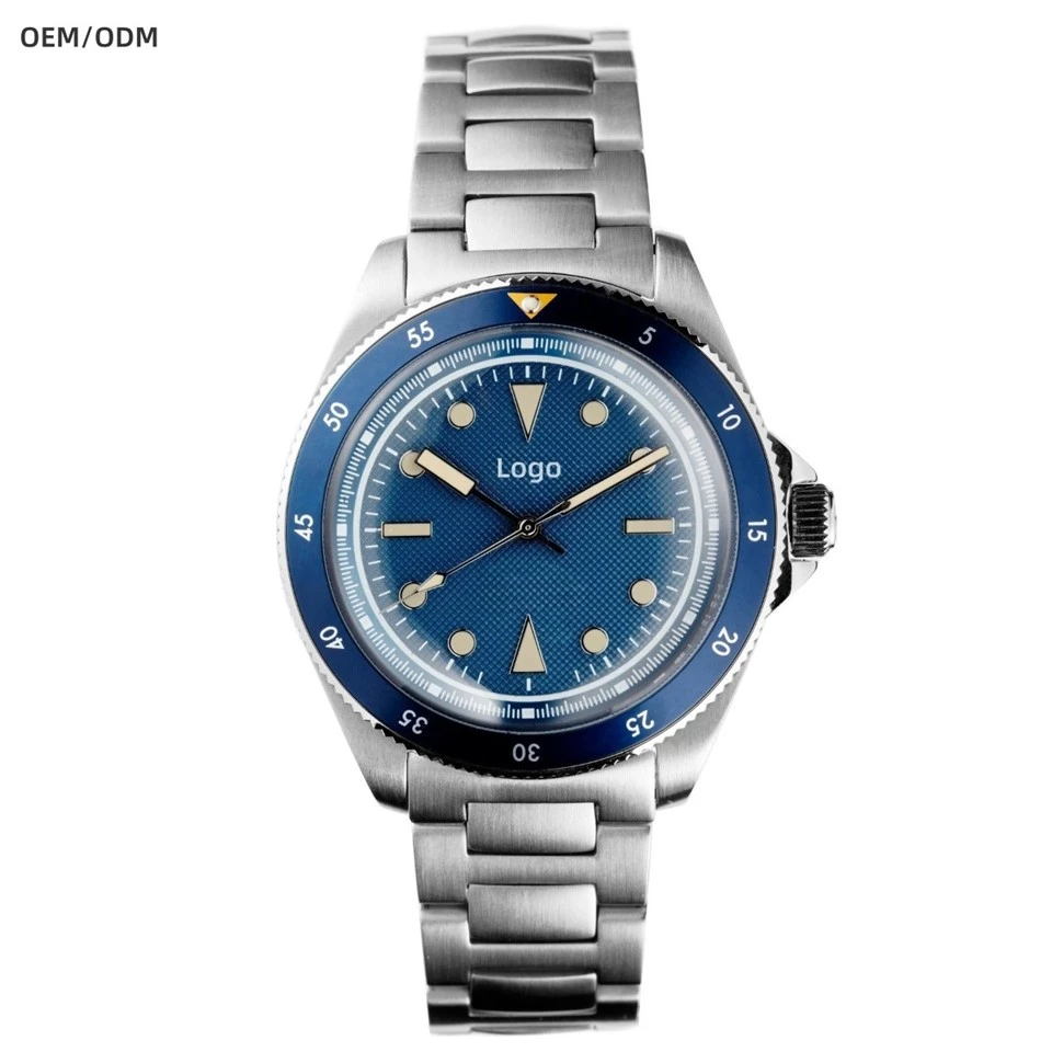 Nuevo reloj de buceo clásico azul profundo
